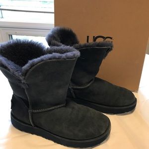 Ugg Boots Classic Cuff Short, Blue, Sz 5.5 Women’s